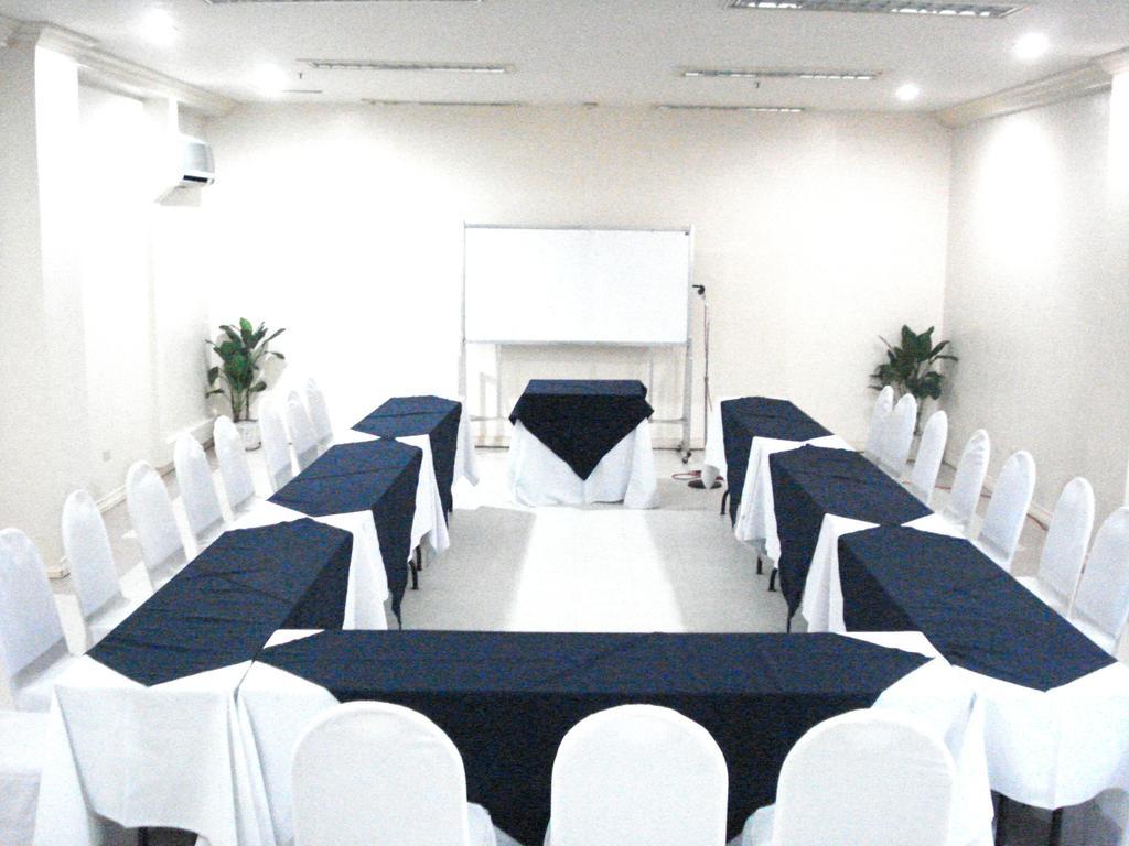 Pryce Plaza Hotel Cagayan de Oro Exterior photo